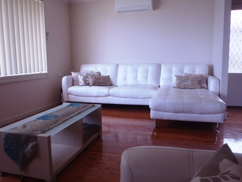 2 Towns Street, Shellharbour NSW 2529