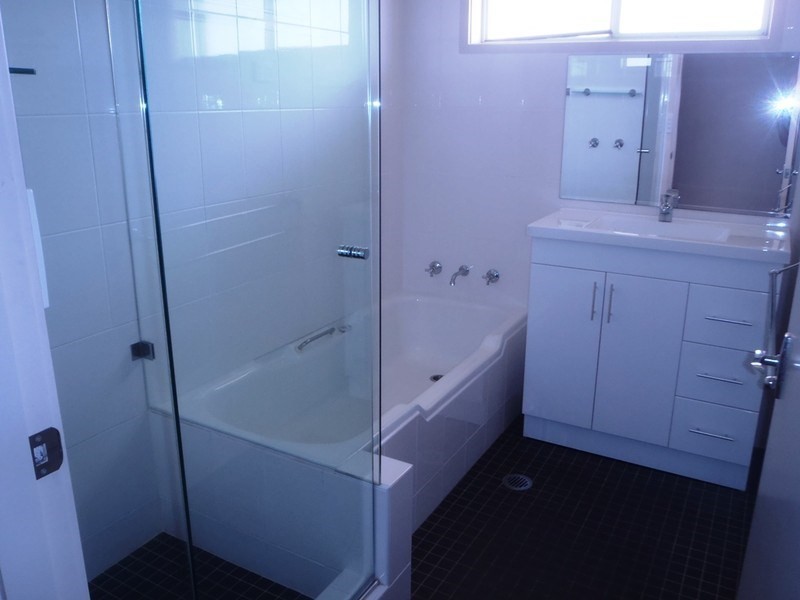 2 Towns Street, Shellharbour NSW 2529