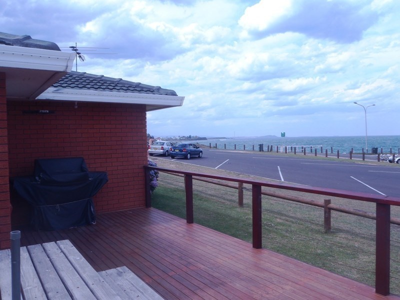 2 Towns Street, Shellharbour NSW 2529