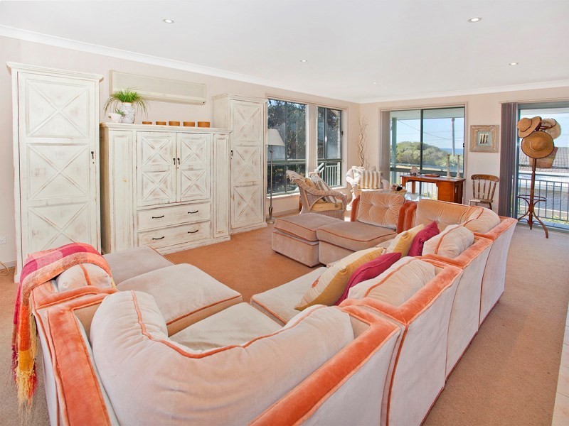 24 Kurrawa Avenue, Kiama Downs NSW 2533