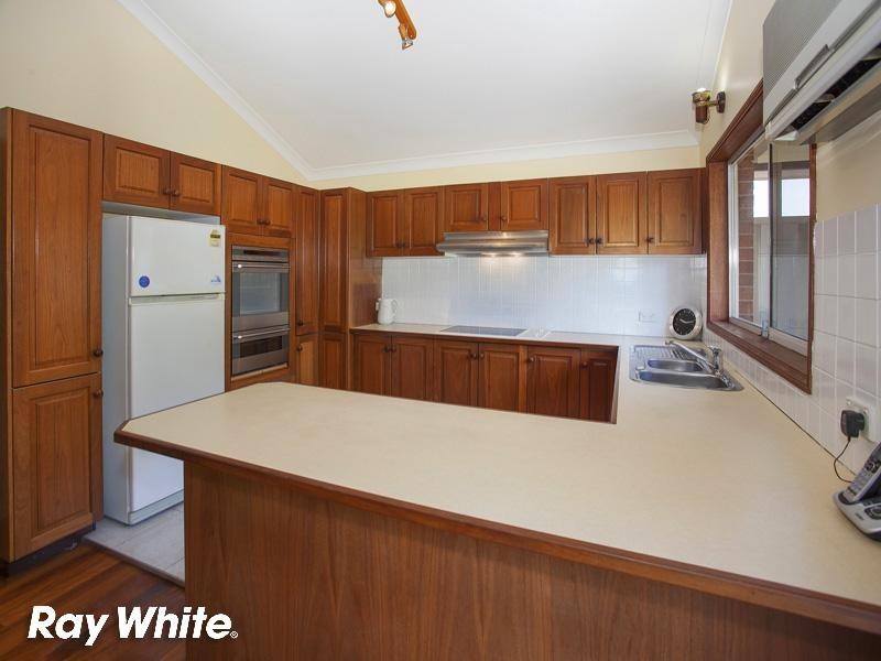 82 Barton Drive, Kiama Downs NSW 2533
