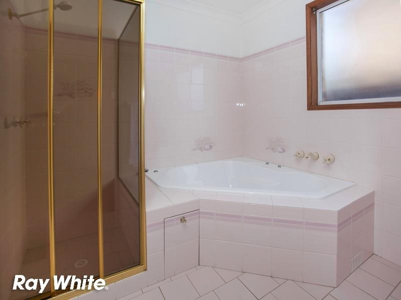 82 Barton Drive, Kiama Downs NSW 2533