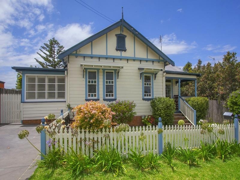 19 Barney Street, Kiama NSW 2533