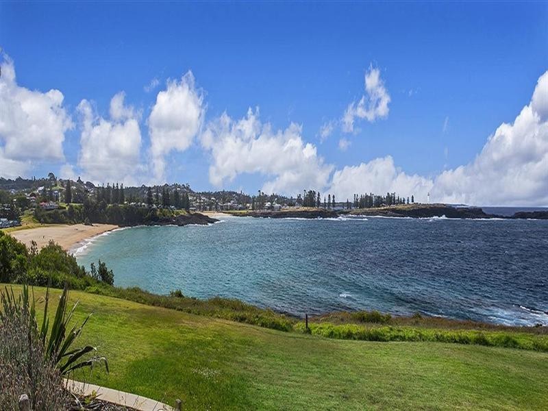 2/7 Gwinganna Avenue, Kiama NSW 2533