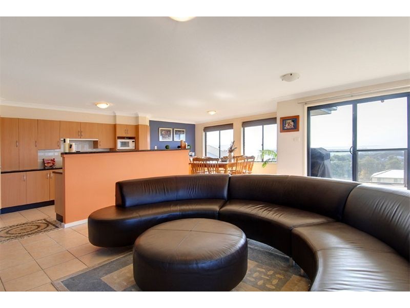 9 Price Avenue, Kiama NSW 2533