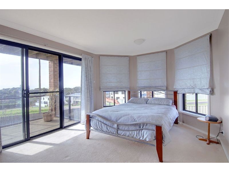 9 Price Avenue, Kiama NSW 2533