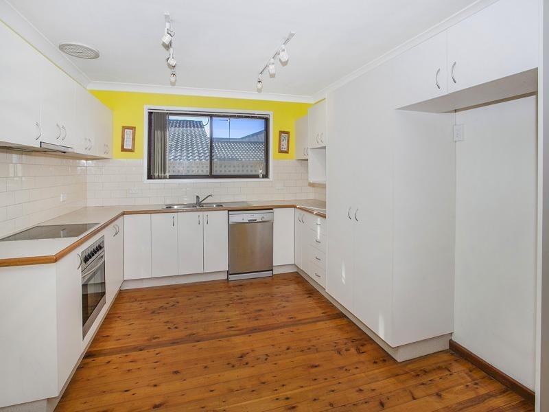 37 Kiarama Avenue, Kiama Downs NSW 2533