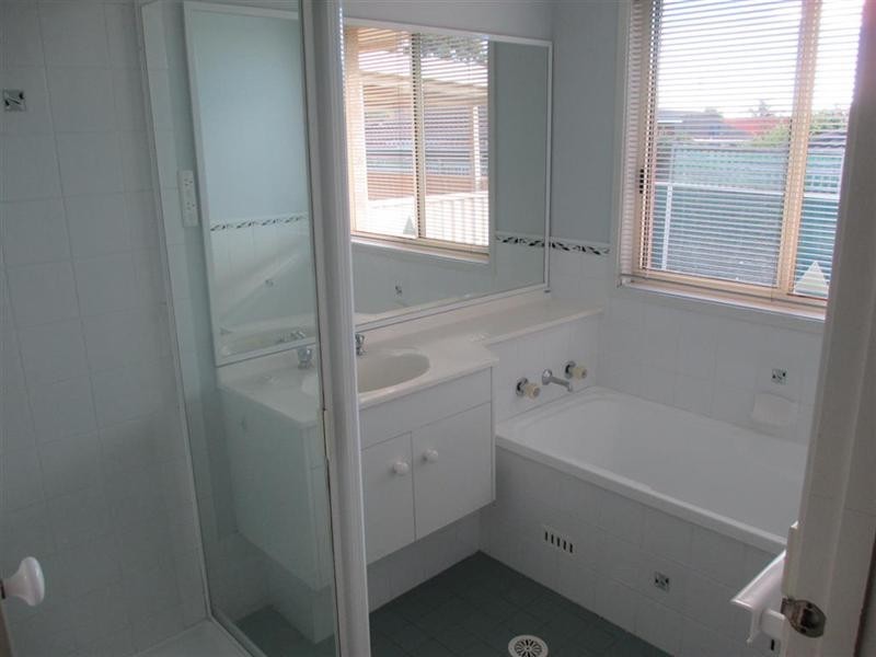 10 Tully Crescent, Albion Park NSW 2527