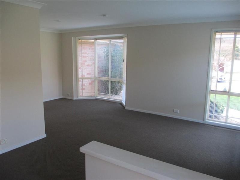 10 Tully Crescent, Albion Park NSW 2527