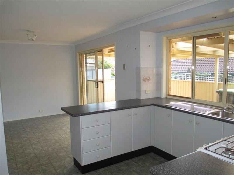 10 Tully Crescent, Albion Park NSW 2527