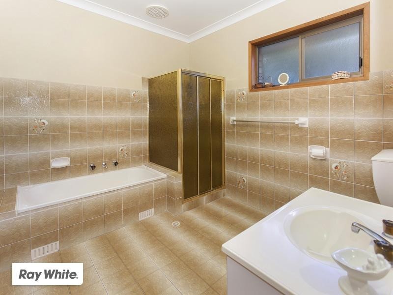 13 Clarke Street, Kiama Downs NSW 2533