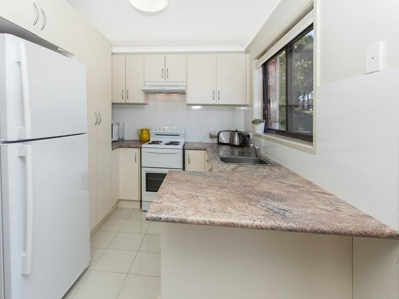 2/33 Tarrant Avenue, Kiama Downs NSW 2533