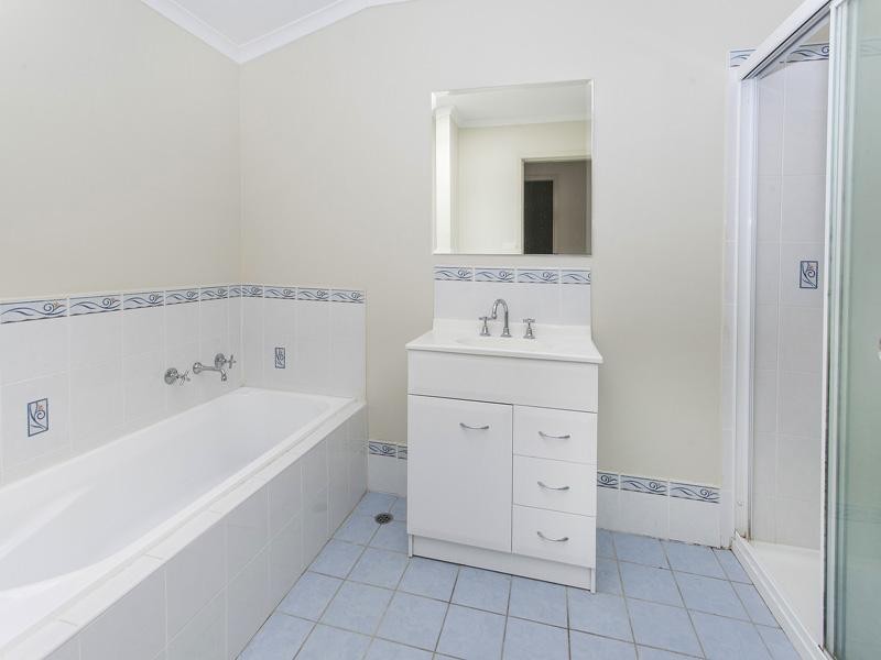 2/33 Tarrant Avenue, Kiama Downs NSW 2533