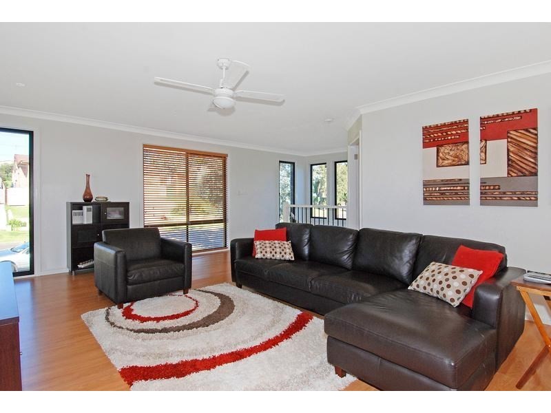 79 Barton Drive, Kiama Downs NSW 2533
