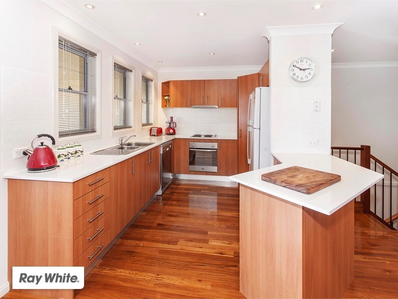 8 Price Avenue, Kiama NSW 2533