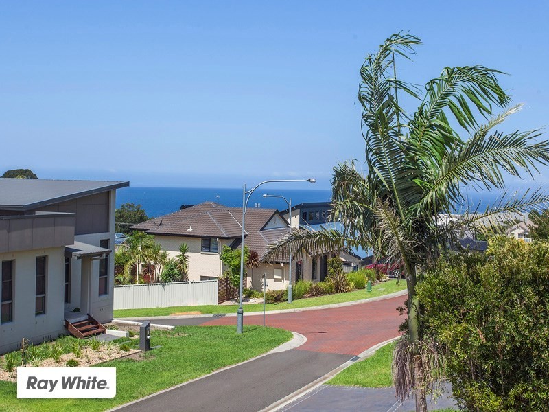 8 Price Avenue, Kiama NSW 2533