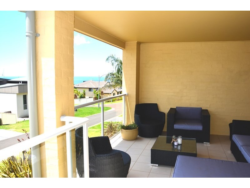 8 Price Avenue, Kiama NSW 2533