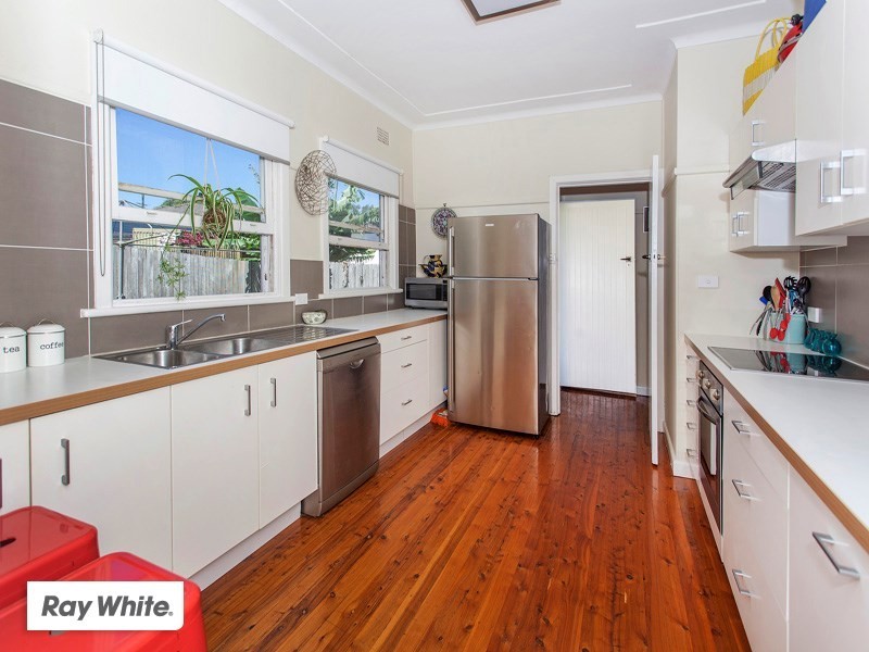 14 Henley Avenue, Kiama NSW 2533