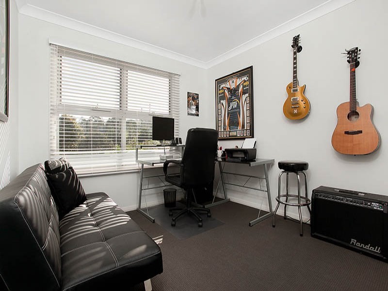 74 Whittaker Street, Flinders NSW 2529