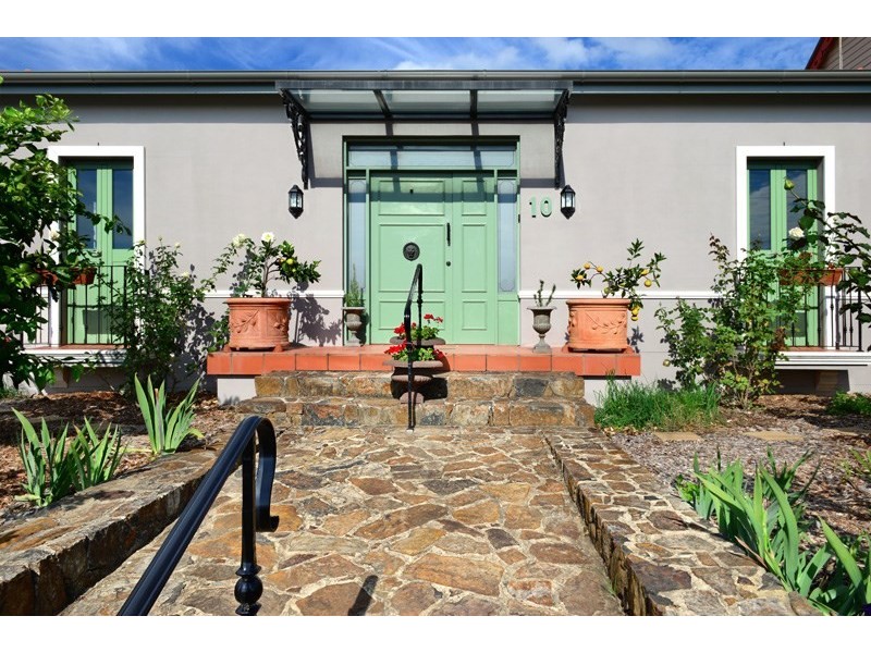 10 Seaview Street, Kiama NSW 2533