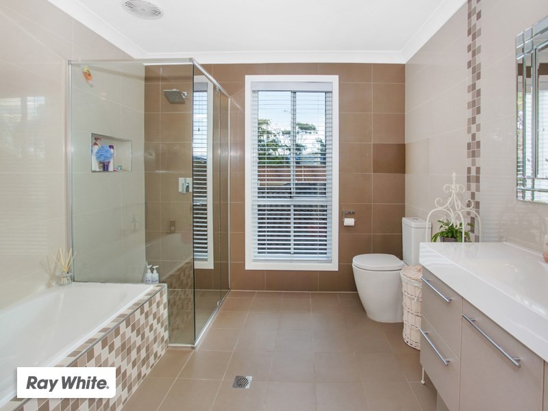 6 Elliott Place, Kiama Downs NSW 2533