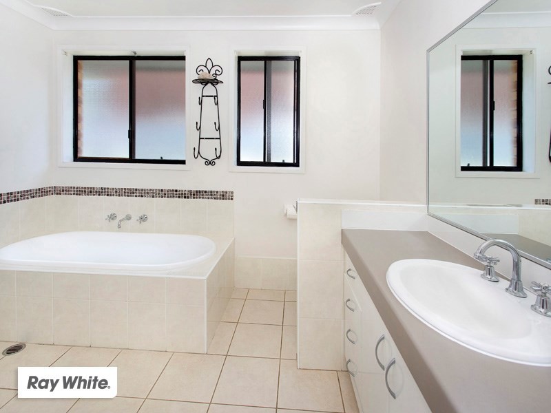 13 Hoskings Crescent, Kiama Downs NSW 2533