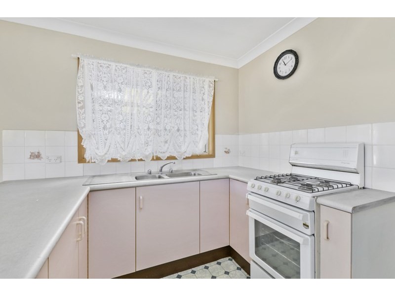 11 Osburn Place, St Helens Park NSW 2560