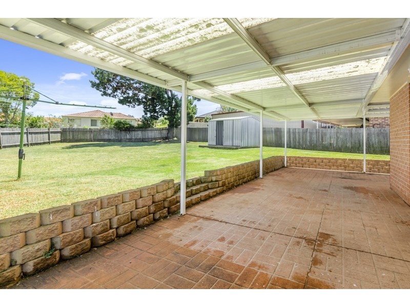 11 Osburn Place, St Helens Park NSW 2560