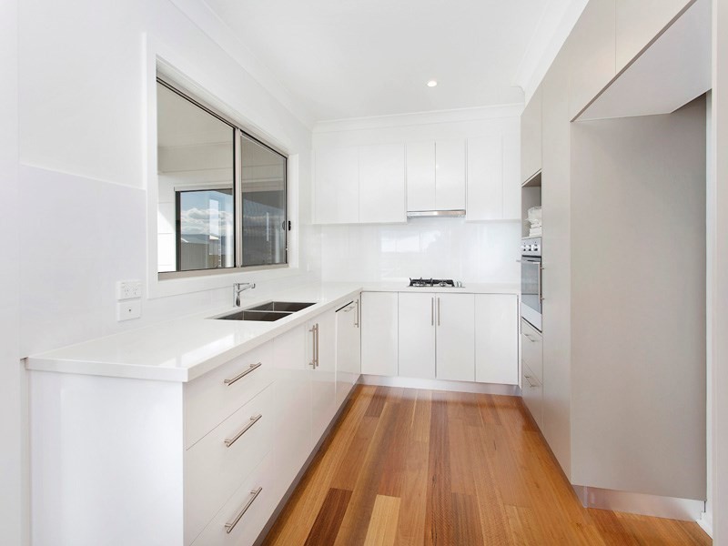 18 Arnold Crescent, Kiama NSW 2533