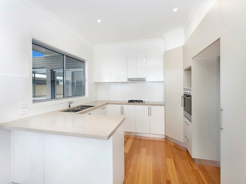 18 Arnold Crescent, Kiama NSW 2533