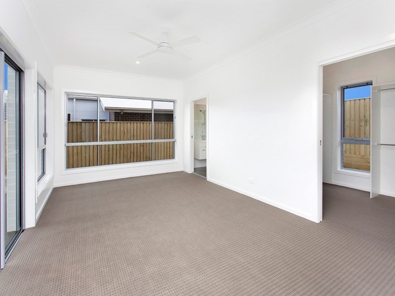 18 Arnold Crescent, Kiama NSW 2533