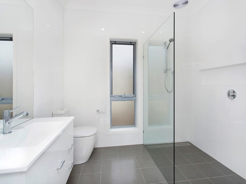 18 Arnold Crescent, Kiama NSW 2533