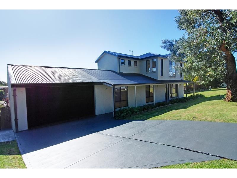 79 Barton Drive, Kiama Downs NSW 2533