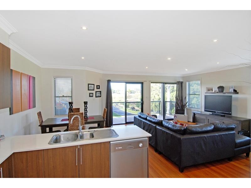 25 Farmer Street, Kiama NSW 2533