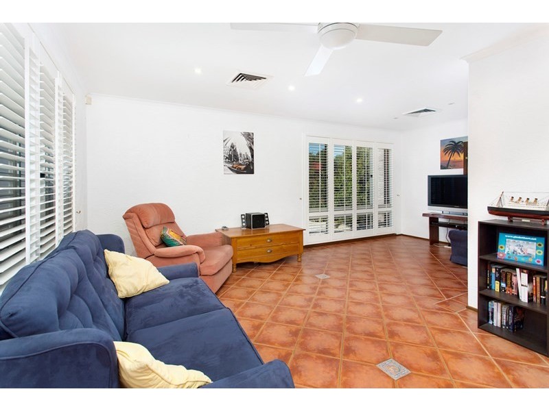 20 Whitegum Place, Albion Park Rail NSW 2527