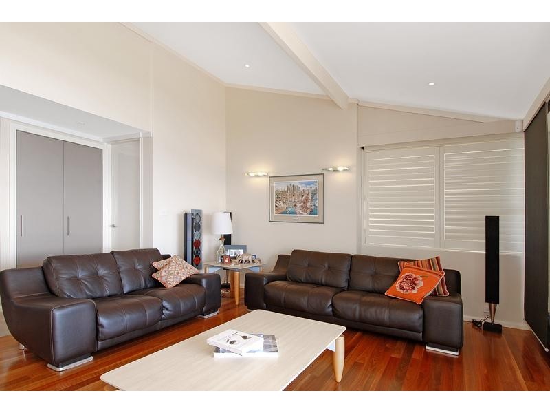 16 Cliff Drive, Kiama Downs NSW 2533