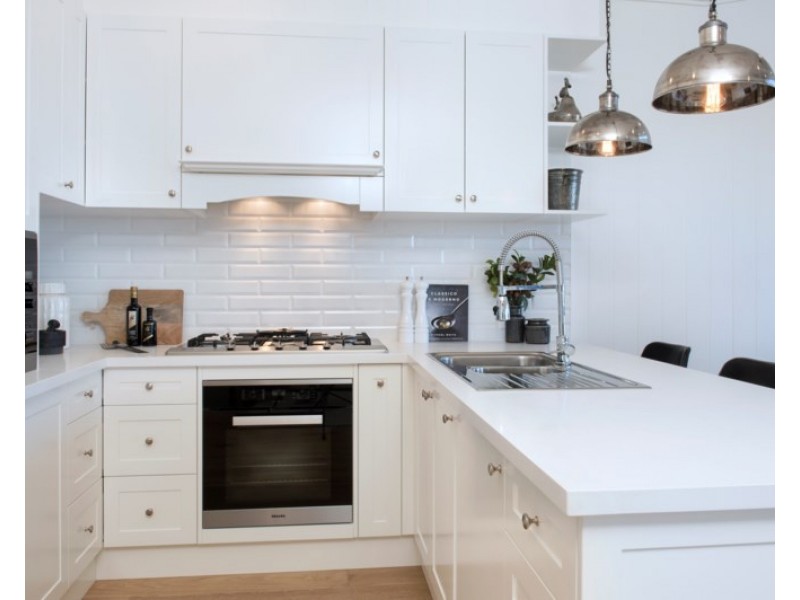 8 Barney Street, Kiama NSW 2533