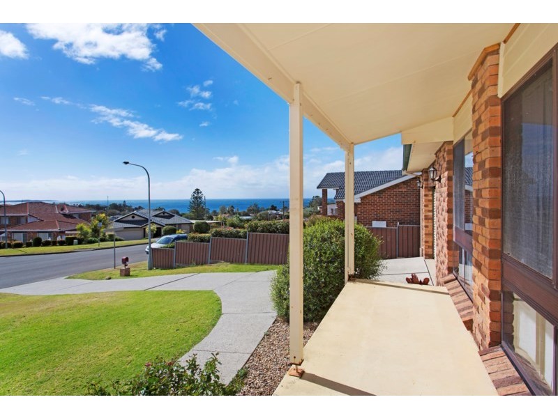 80 Barton Drive, Kiama Downs NSW 2533