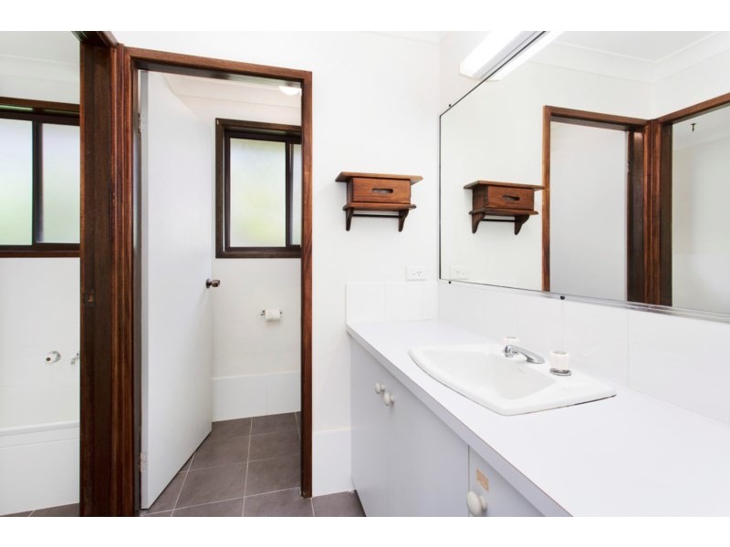 80 Barton Drive, Kiama Downs NSW 2533