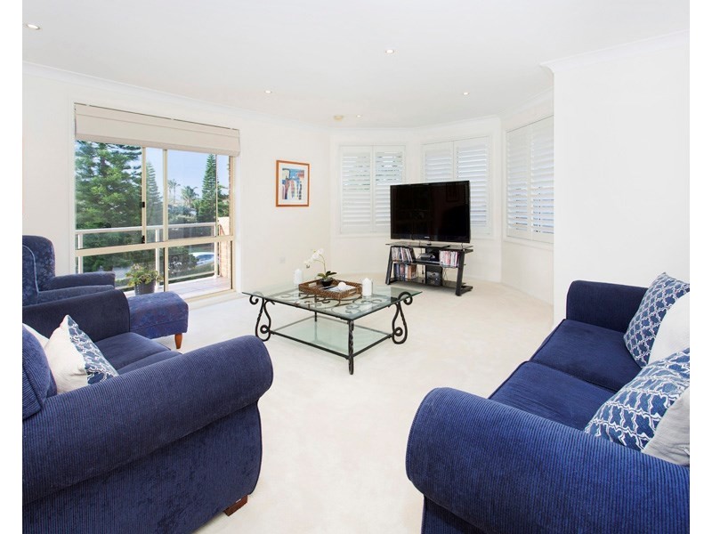 16 Cove Boulevard, Shell Cove NSW 2529