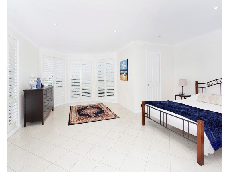 16 Cove Boulevard, Shell Cove NSW 2529