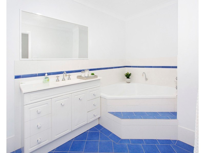 16 Cove Boulevard, Shell Cove NSW 2529