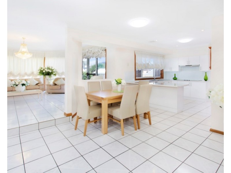 14 Holt Street, Kiama Downs NSW 2533