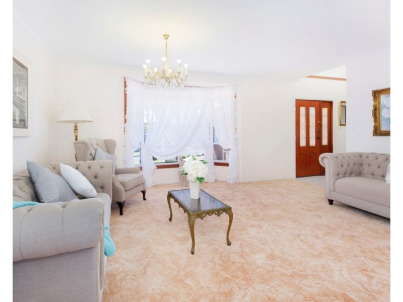 14 Holt Street, Kiama Downs NSW 2533