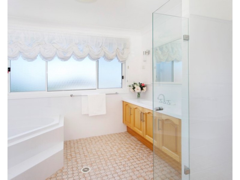 14 Holt Street, Kiama Downs NSW 2533