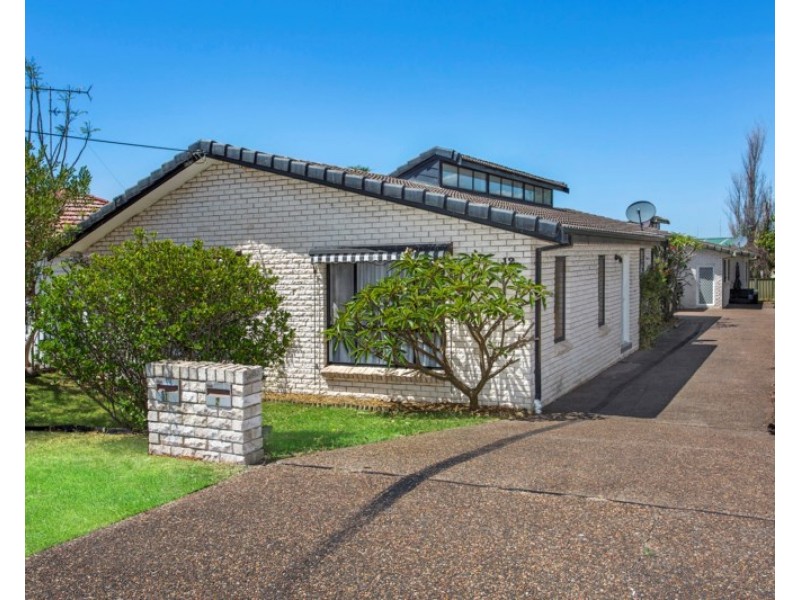 1/12 Hoskins Avenue, Warrawong NSW 2502