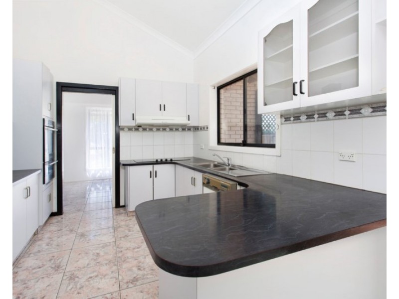 1/12 Hoskins Avenue, Warrawong NSW 2502