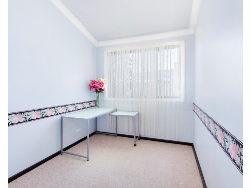 1/12 Hoskins Avenue, Warrawong NSW 2502