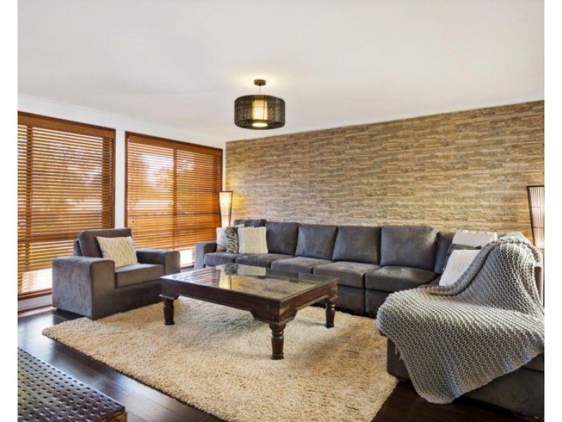 25 Hughes Crescent, Kiama Downs NSW 2533