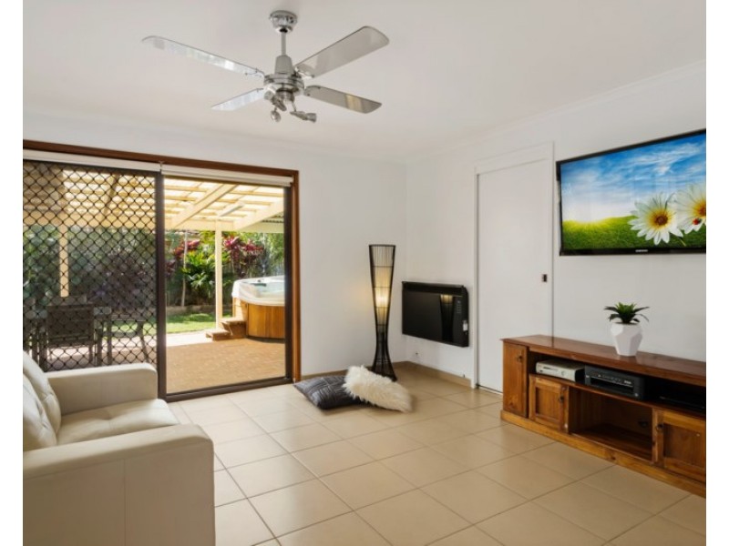 25 Hughes Crescent, Kiama Downs NSW 2533